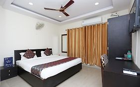 Hotel Sahu Near Kashi Vishwanath Temple Gate